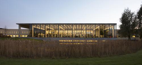 Roskilde Universitetsbibliotek (RUb) set udefra