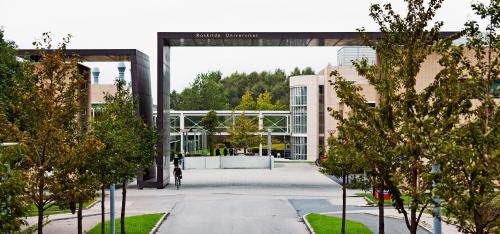 Indgang til Roskilde Universitet