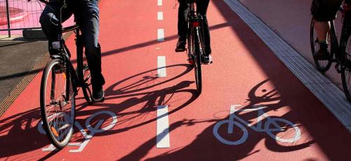 Cyklister på Superkilen i København