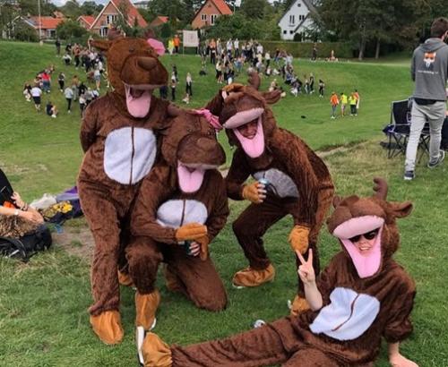 Alberte Thomsen som en af Kamriallens maskotter. Foto: Årsfesten RUC