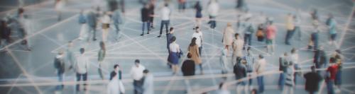 Mennesker forbundet med streger i netværk / People connected by lines in a network