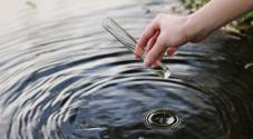 Rain gauge that collects water