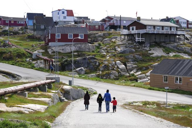 View over road and smal town in Greenlad